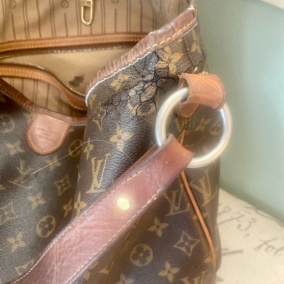 Louis Vuitton Delightful Tote Shoulder Bag - Picture 6 of 9
